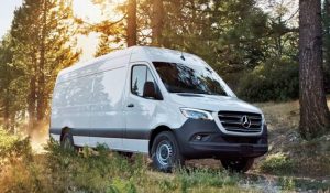 Mercedes-Benz incorpora un diésel de cuatro cilindros y 2.0 litros en la línea de furgonetas Sprinter Van 2020
