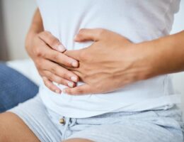 Mujer con colitis